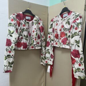 CHAQUETA BLANCA BORDADA FLORES