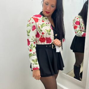 CHAQUETA BLANCA BORDADA FLORES