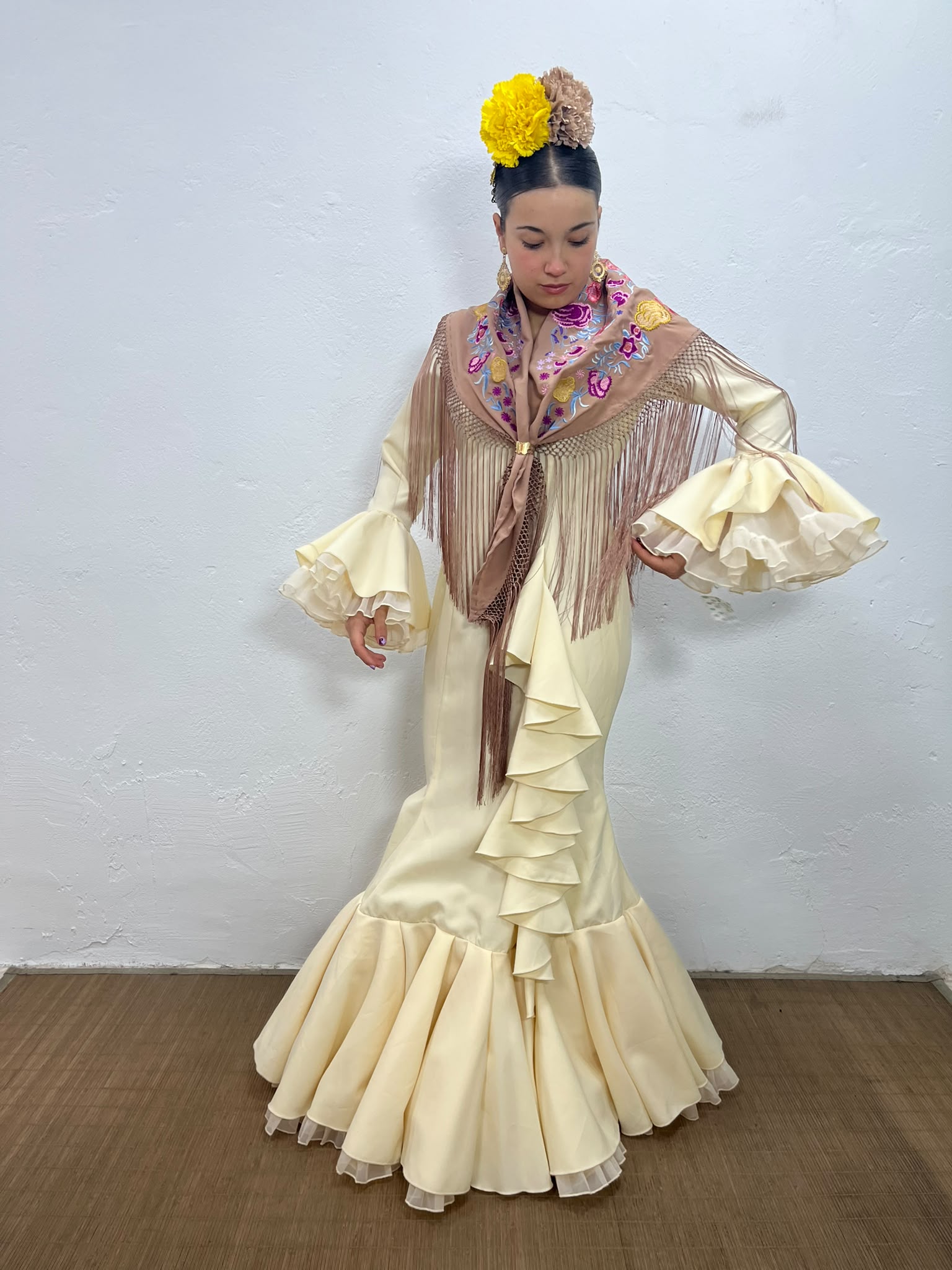 VESTIDO CASCADA BEIG TULL BEIG - Imagen 6