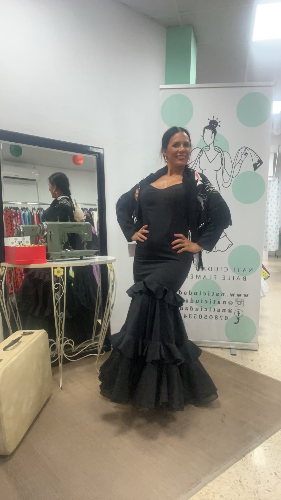 VESTIDO NEGRO LISO O LUNAR BLANCO - Imagen 9