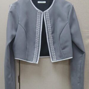 CHAQUETILLA GRIS ADORNADA EN PLATA