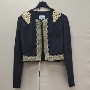 CHAQUETILLA NEGRA ADORNADA EN DORADO